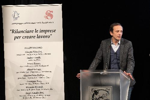 Il governatore Massimiliano Fedriga interviene al convegno "Rilanciare le imprese per creare lavoro", organizzato a Udine dall'Intergruppo parlamentare per la sussidiarietà